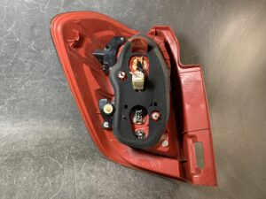 TOYOTA RACTIS NCP100 Genuine Taillight KOITO 52-192 Right Side x1