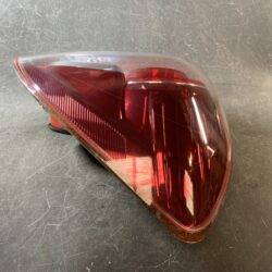 TOYOTA RACTIS NCP100 Genuine Taillight KOITO 52-192 Right Side x1