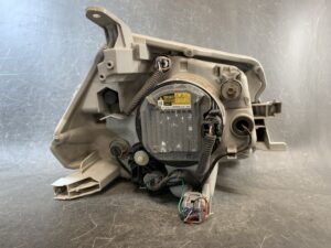 TOYOTA SIENTA NCP81 NCP85 Genuine Headlight KOITO 52-240 R Left Side x1