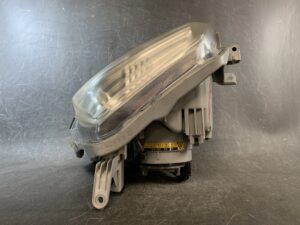 TOYOTA SIENTA NCP81 NCP85 Genuine Headlight KOITO 52-240 R Left Side x1