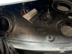 / MR599561-13 Right Side x1