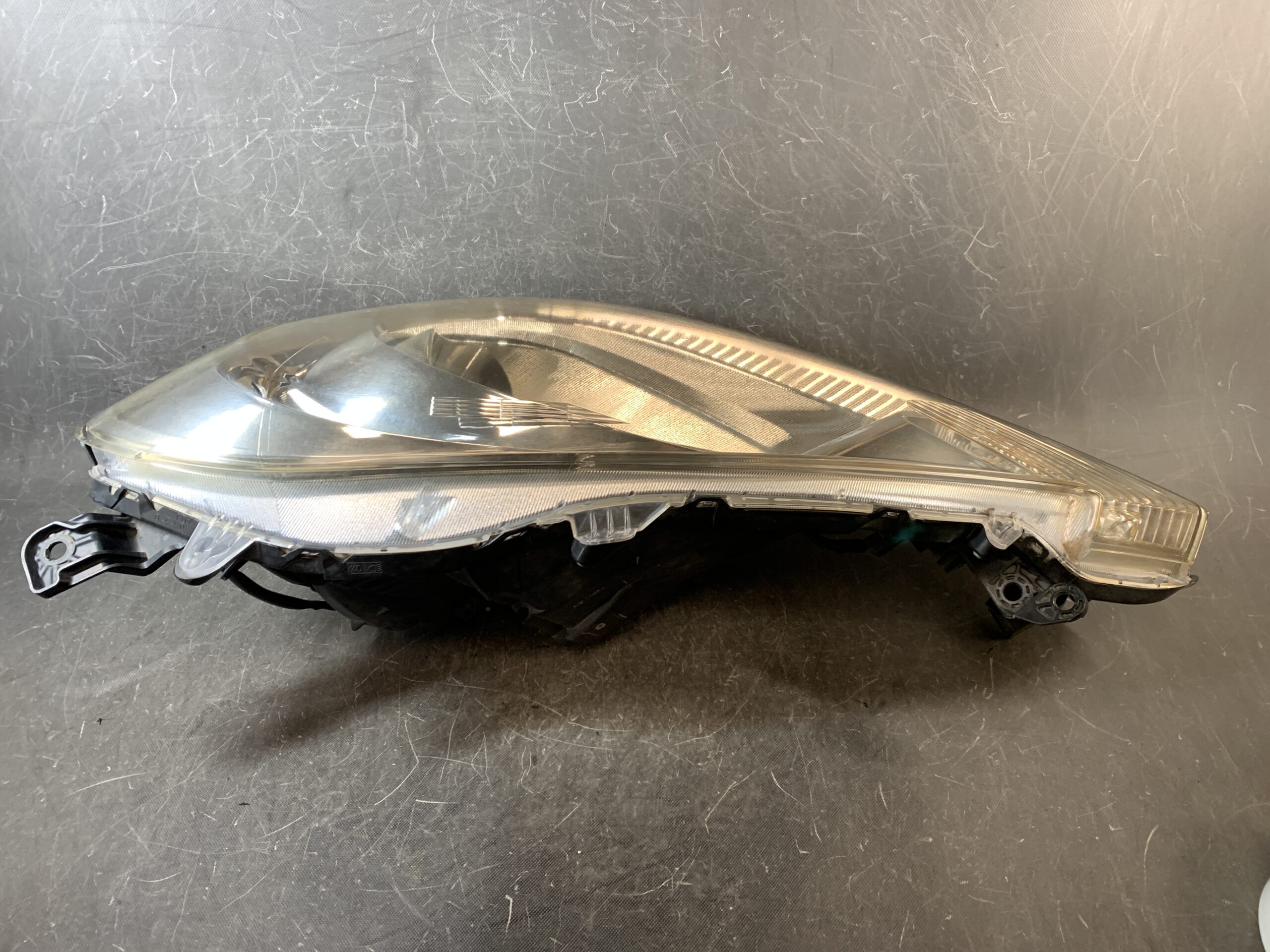 Headlight STANLEY P9604 Left Side x1