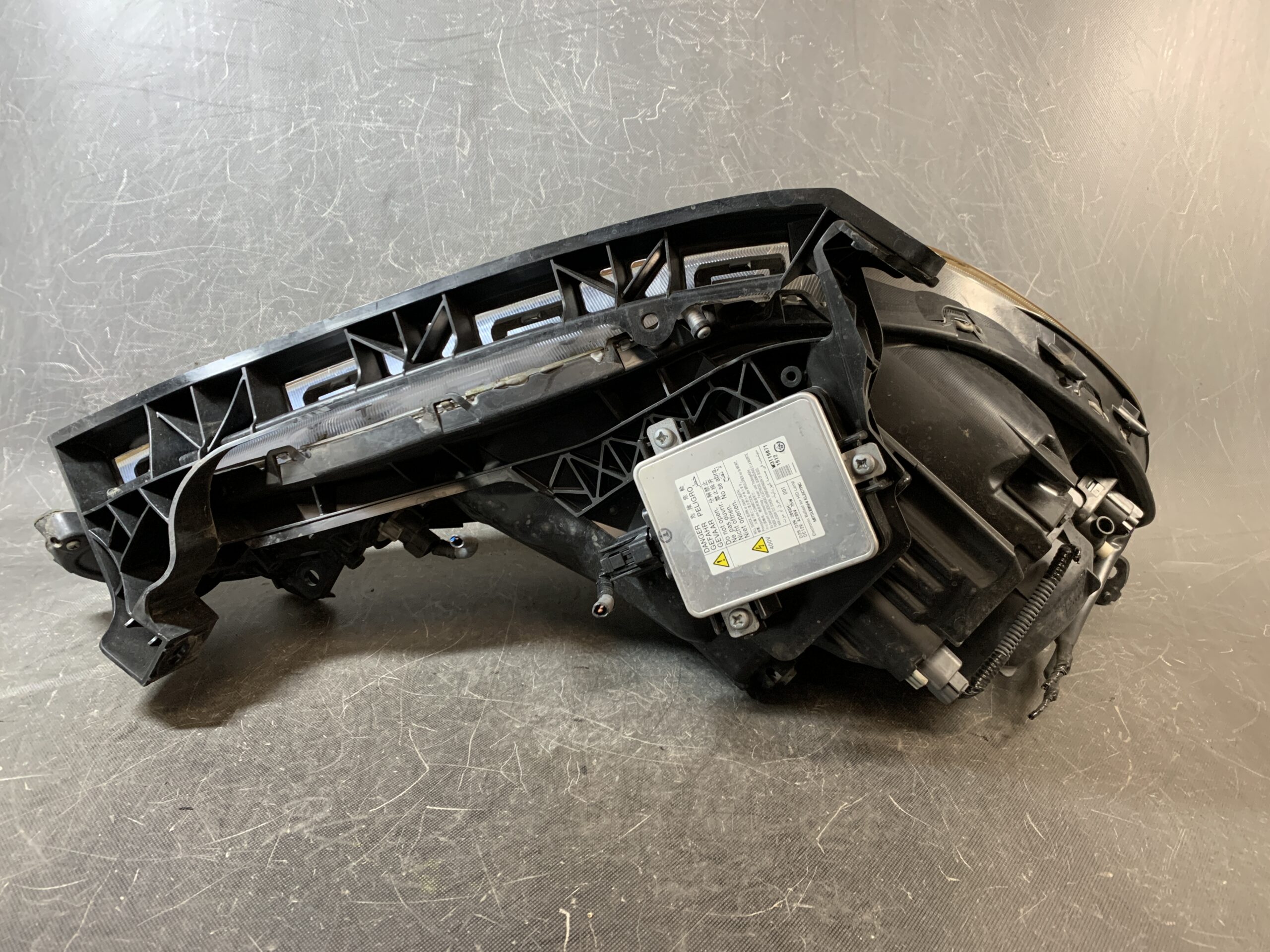 Headlight STANLEY P9604 Left Side x1