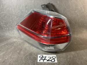 NISSAN XTRAIL NT32 Genuine Taillight KOITO 220-17939 Left Side x1