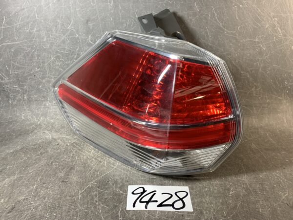 NISSAN XTRAIL NT32 Genuine Taillight KOITO 220-17939 Left Side x1 » JDM-PARTS NZ