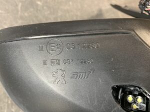 PEUGEOT 308 T9 Genuine Door Mirror with Indicator 98261678XT Left Side x1