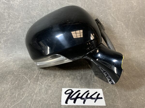 TOYOTA CROWN GRS204 Genuine Door Mirror with Indicator Right Side x1 » JDM-PARTS NZ