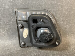 TOYOTA AVEVSIS WAGON ZRT272 Valeo 05-21 Right Side x1