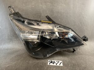 TOYOTA PORTE SPADE NSP140 NCP141 NCP145 Genuine Headlight KOITO 52-261 RIGHT Side x1