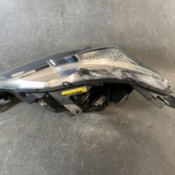 TOYOTA PORTE SPADE NSP140 NCP141 NCP145 Genuine Headlight KOITO 52-261 RIGHT Side x1