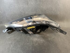 TOYOTA PORTE SPADE NSP140 NCP141 NCP145 Genuine Headlight KOITO 52-261 RIGHT Side x1