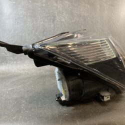 TOYOTA PORTE SPADE NSP140 NCP141 NCP145 Genuine Headlight KOITO 52-261 RIGHT Side x1