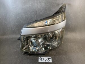 TOYOTA VOXY ZRR70 ZRR75 HID Headlight 28-203 Left Side x1 *REPAIRED*