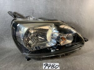 TOYOTA PORTE NSP140 Genuine Headlight KOITO 52-258 RIGHT Side x1