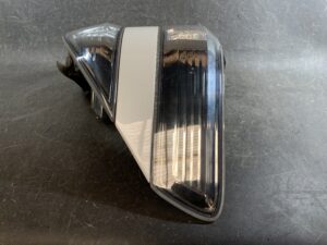 TOYOTA VELLFIRE ANH20 ANH25 GGH20 GGH25 Taillight 58-28 Right Side x1