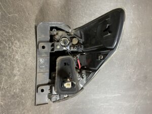 TOYOTA VELLFIRE ANH20 ANH25 GGH20 GGH25 Taillight 58-28 Left Side x1