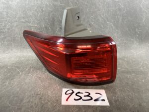 NISSAN ELGRAND E52 Genuine Taillight / STANLEY P8503 / Left Side x1