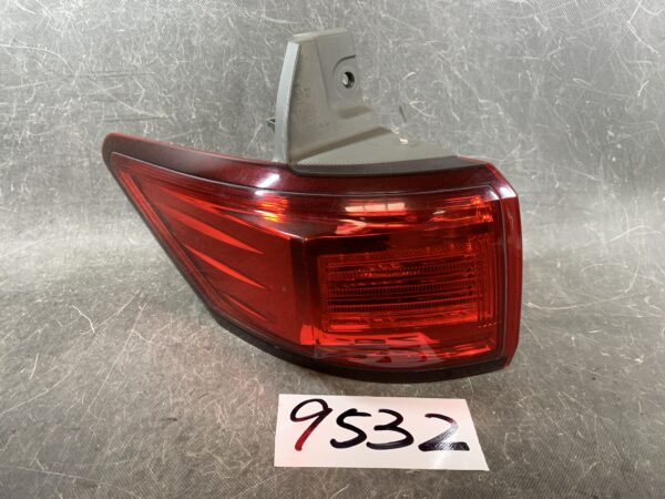 NISSAN ELGRAND E52 Genuine Taillight / STANLEY P8503 / Left Side x1 » JDM-PARTS NZ