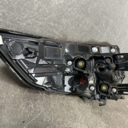 TOYOTA COROLLA TOURING ZRE212W ZWE211W ZWE214W MZEA17W ZWE219W ZWE215W Genuine Taillight KOITO 12-637 RIGHT SIDE x1