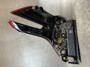 TOYOTA ALPHARD AGH30W Genuine Taillight KOITO 58-68 RIGHT Side x1