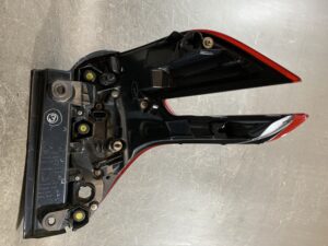 TOYOTA ALPHARD VELLFIRE GGH30W AGH30W Genuine Taillight KOITO 58-68 Left Side x1