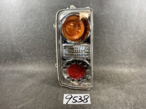 NISSAN ELGRAND E51 ME51 MNE51 NE51 Genuine Taillight / ICHIKOH D005 / Left Side x1