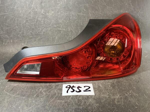 NISSAN SKYLINE V36 Genuine Taillight ICHIKOH D051 Right Side x1 » JDM-PARTS NZ