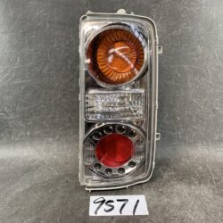 NISSAN ELGRAND E51 ME51 MNE51 NE51 Genuine Taillight / ICHIKOH D005 / Right Side x1