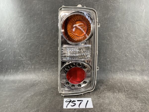 NISSAN ELGRAND E51 ME51 MNE51 NE51 Genuine Taillight / ICHIKOH D005 / Right Side x1 » JDM-PARTS NZ