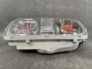 NISSAN ELGRAND E51 ME51 MNE51 NE51 Genuine Taillight / ICHIKOH D005 / Right Side x1