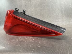 NISSAN LAFESTA MAZDA PREMACY Genuine Taillight Stanley p9377 R Right Side x1