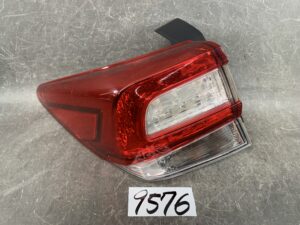 SUBARU IMPREZA SPORTS GT2 Genuine Taillight MOBIS FBM924-21 Left Side x1