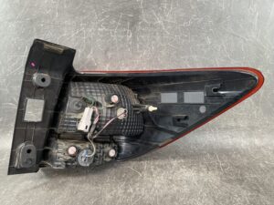 SUBARU IMPREZA SPORTS GT2 Genuine Taillight MOBIS FBM924-21 Left Side x1