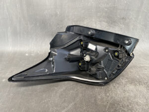 TOYOTA YARIS KSP210 Genuine Taillight KOITO K0-9 RIGHT