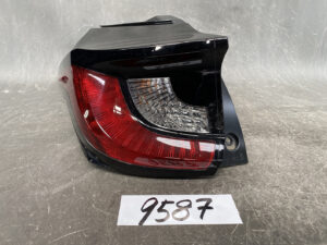 TOYOTA YARIS KSP210 Genuine Taillight KOITO K0-9 LEFT SIDE x1