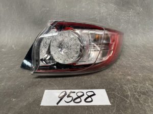 MAZDA AXELA SPORT BLFFW Genuine Taillight STANLEY P8240 RIGHT SIDE x1