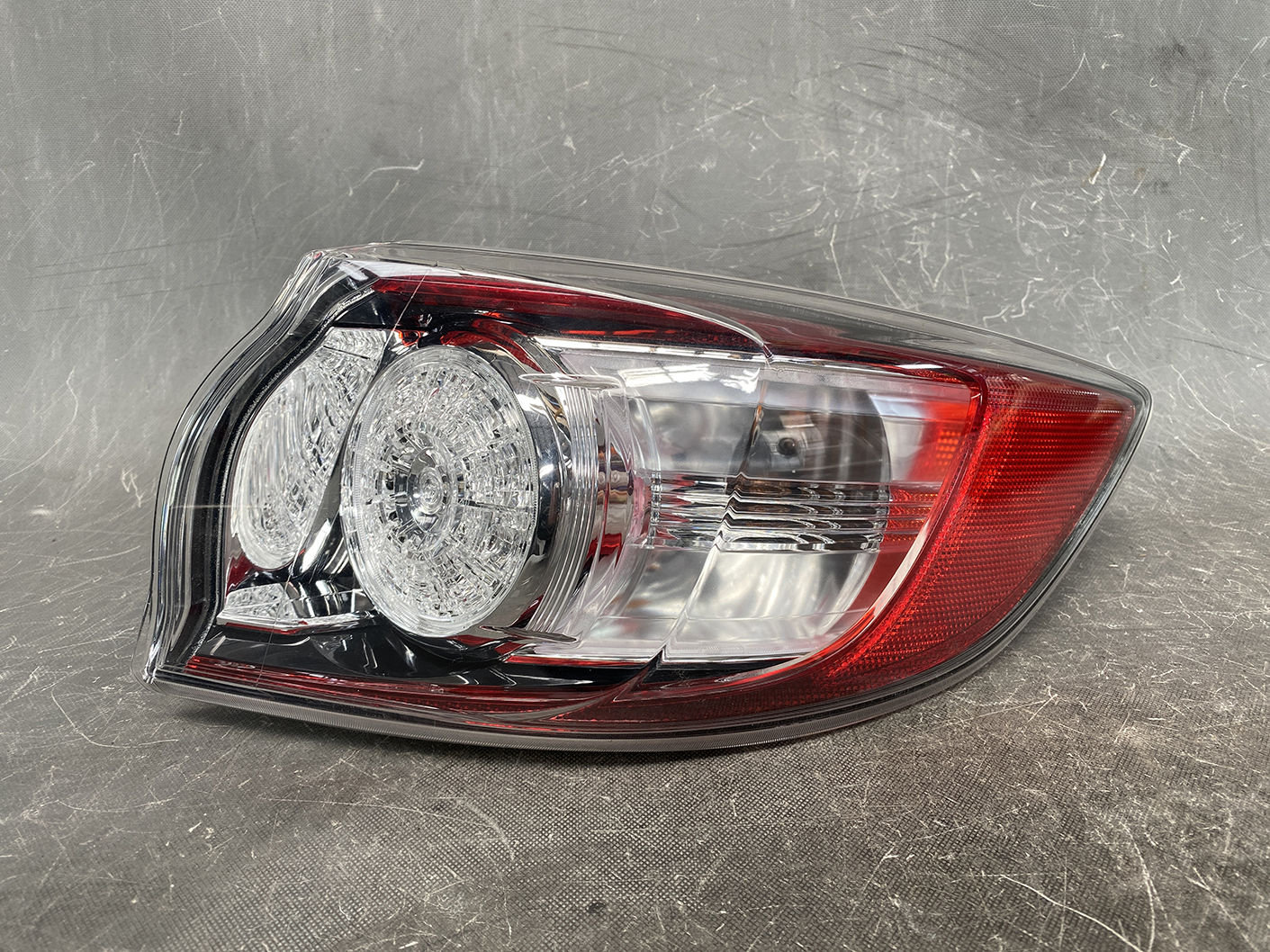 MAZDA AXELA SPORT BLFFW Genuine Taillight STANLEY P8240 RIGHT SIDE x1