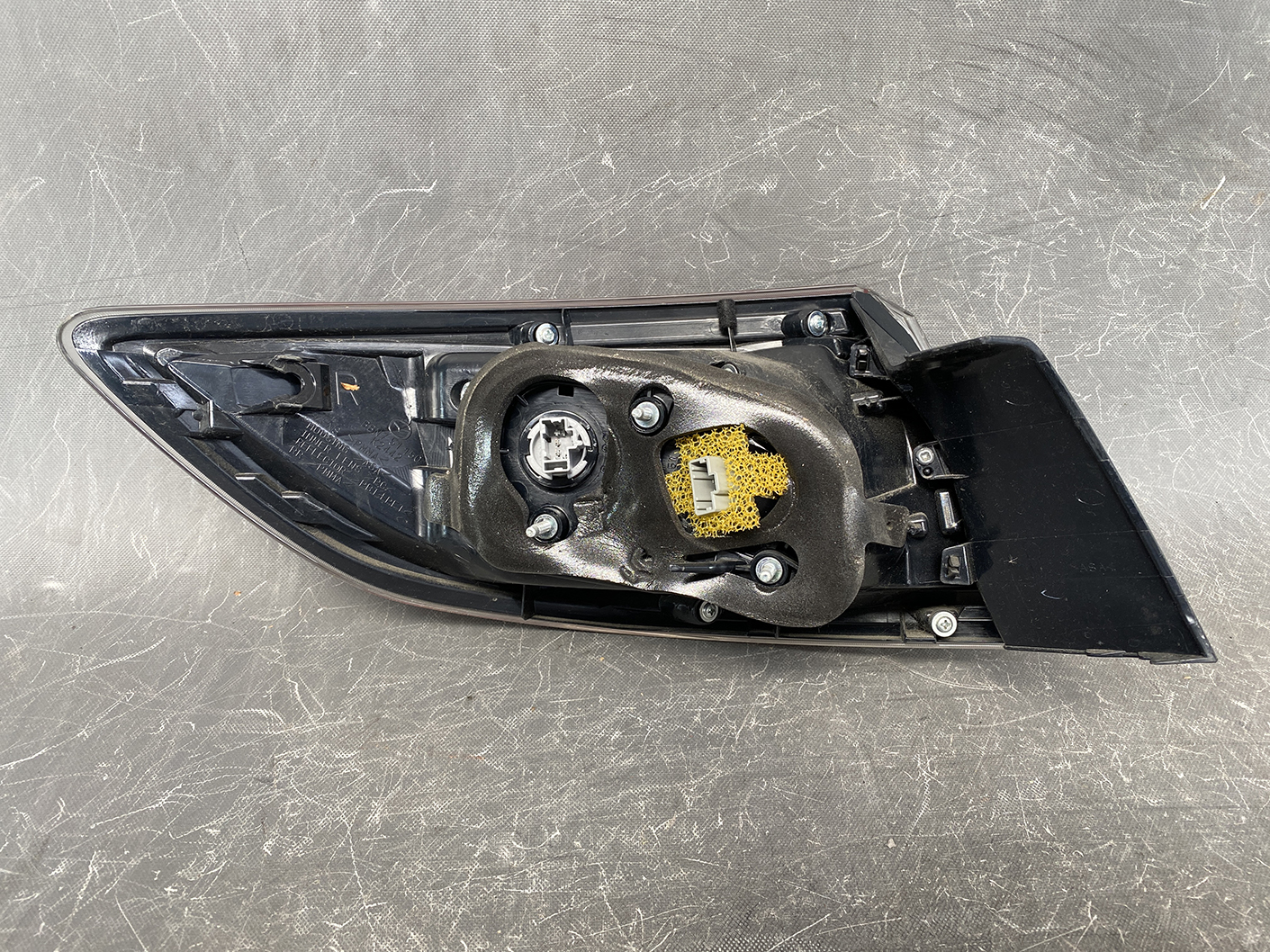 MAZDA AXELA SPORT BLFFW Genuine Taillight STANLEY P8240 RIGHT SIDE x1