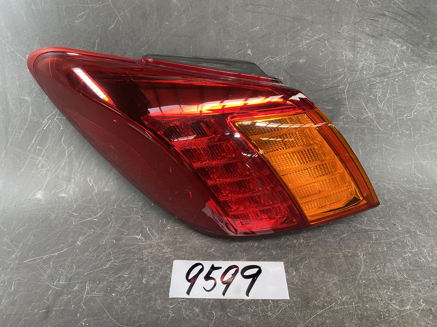 NISSAN MURANO Z51 Genuine Taillight ICHIKOH D057A L Left Side x1