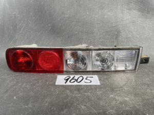 NISSAN CUBE BZ11 Genuine Taillight ICHIKOH D015 RIGHT LEFT SIDE x1