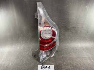 TOYOTA AQUA Prius C NHP10 Genuine Taillight STANLEY 52-252 Right Side x1