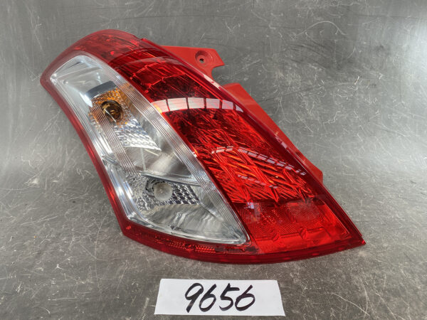 SUZUKI SWIFT 72S Genuine Taillight AL81010112 LEFT Side x1