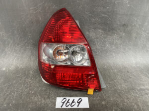 HONDA FIT JAZZ GD  Genuine Taillight ICHIKOH 4949 Left Side x1*DAMAGED*