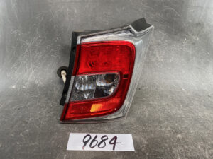 HONDA FREED SPIKE GB3 GB4 GP3 Taillight D102 Right Side x1