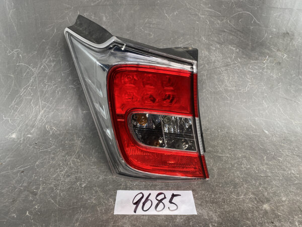 HONDA FREED SPIKE Genuine Taillight ICHIKOH D102 Left Side x1