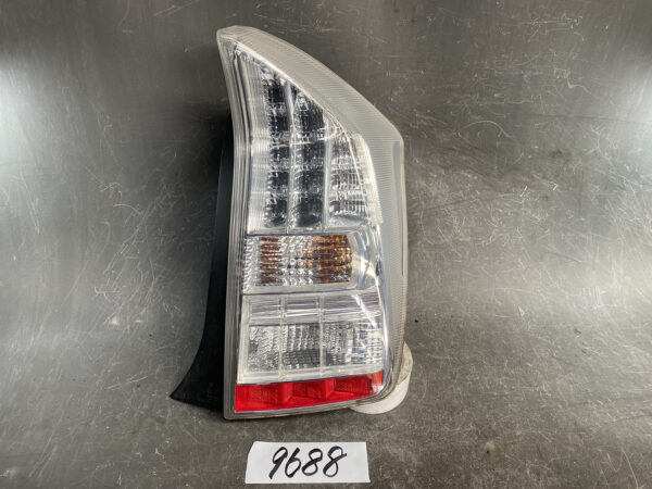 TOYOTA PRIUS ZVW30 Genuine Taillight STANLEY 47-37 RIGHT SIDE x1
