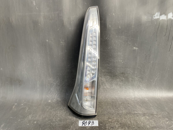 NISSAN SERENA C26 SUZUKI LANDY Taillight KOITO 220-23438 Left Side x1