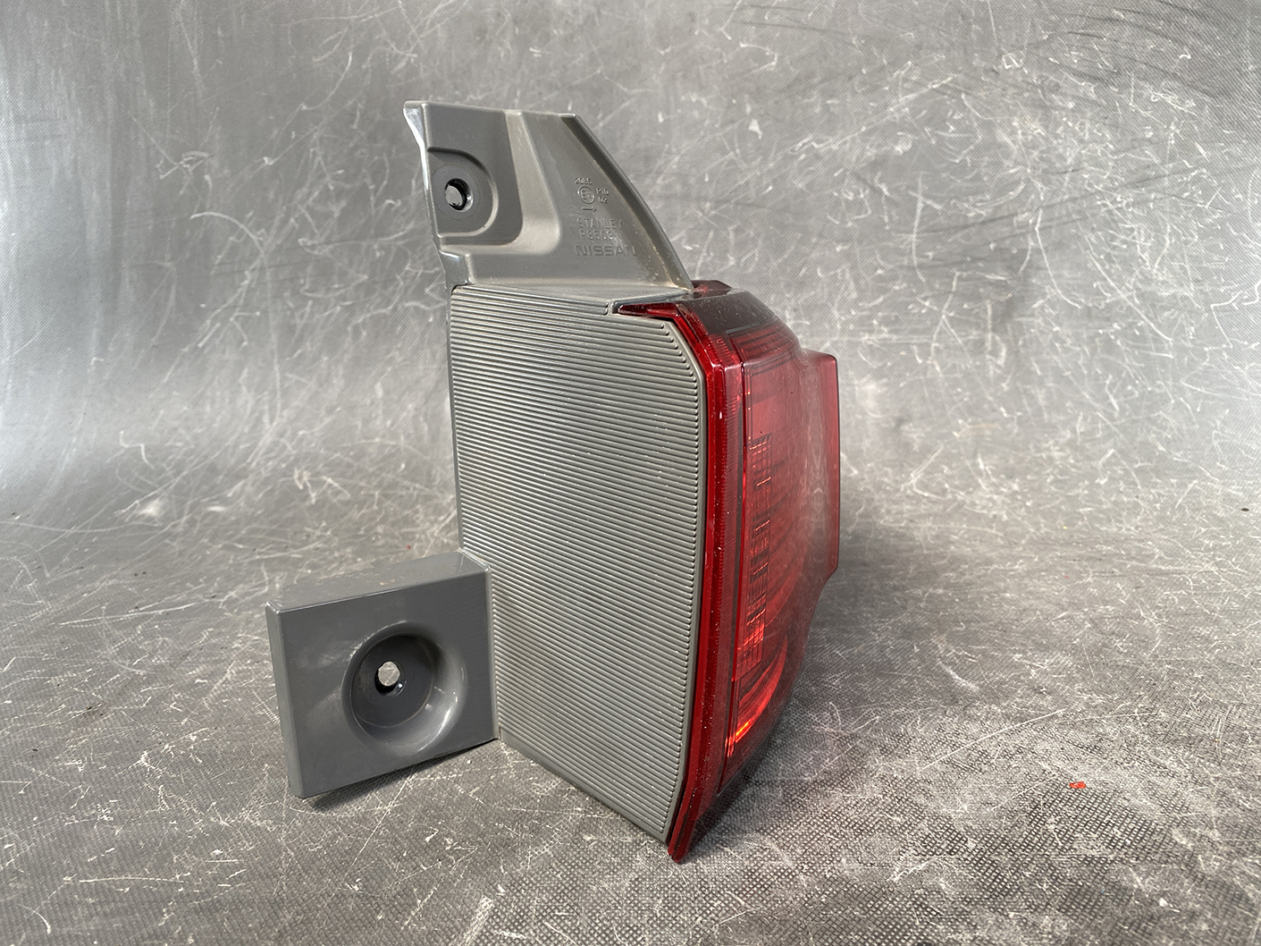 xxxx NISSAN ELGRAND E52 Genuine Taillight STANLEY P8503 Right Side x1 - Image 5