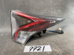 TOYOTA PRIUS ZVW50 ZVW51 Genuine Taillight 47-87 47-77 Right Side x1 *BLURRED*