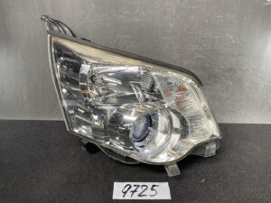 TOYOTA VOXY NOAH ZRR70 ZRR75 Headlight 28-222 Right Side x1